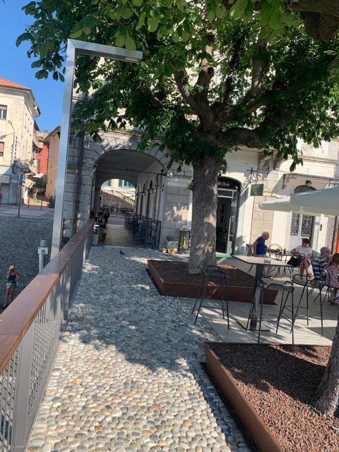 Palazzo Clerici Apartamento Luino Exterior foto