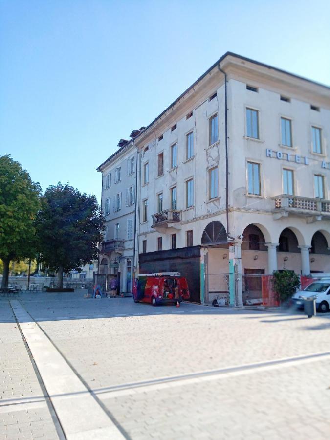 Palazzo Clerici Apartamento Luino Exterior foto